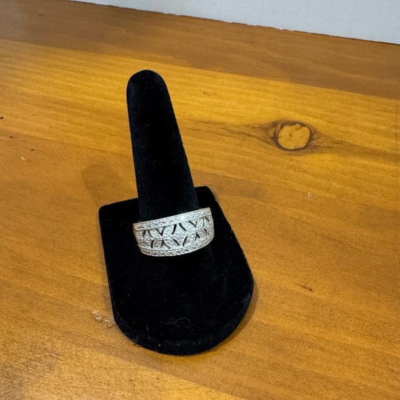 Sterling Silver and diamond Patterned Ring size 8.5 - Picture 3 of 10